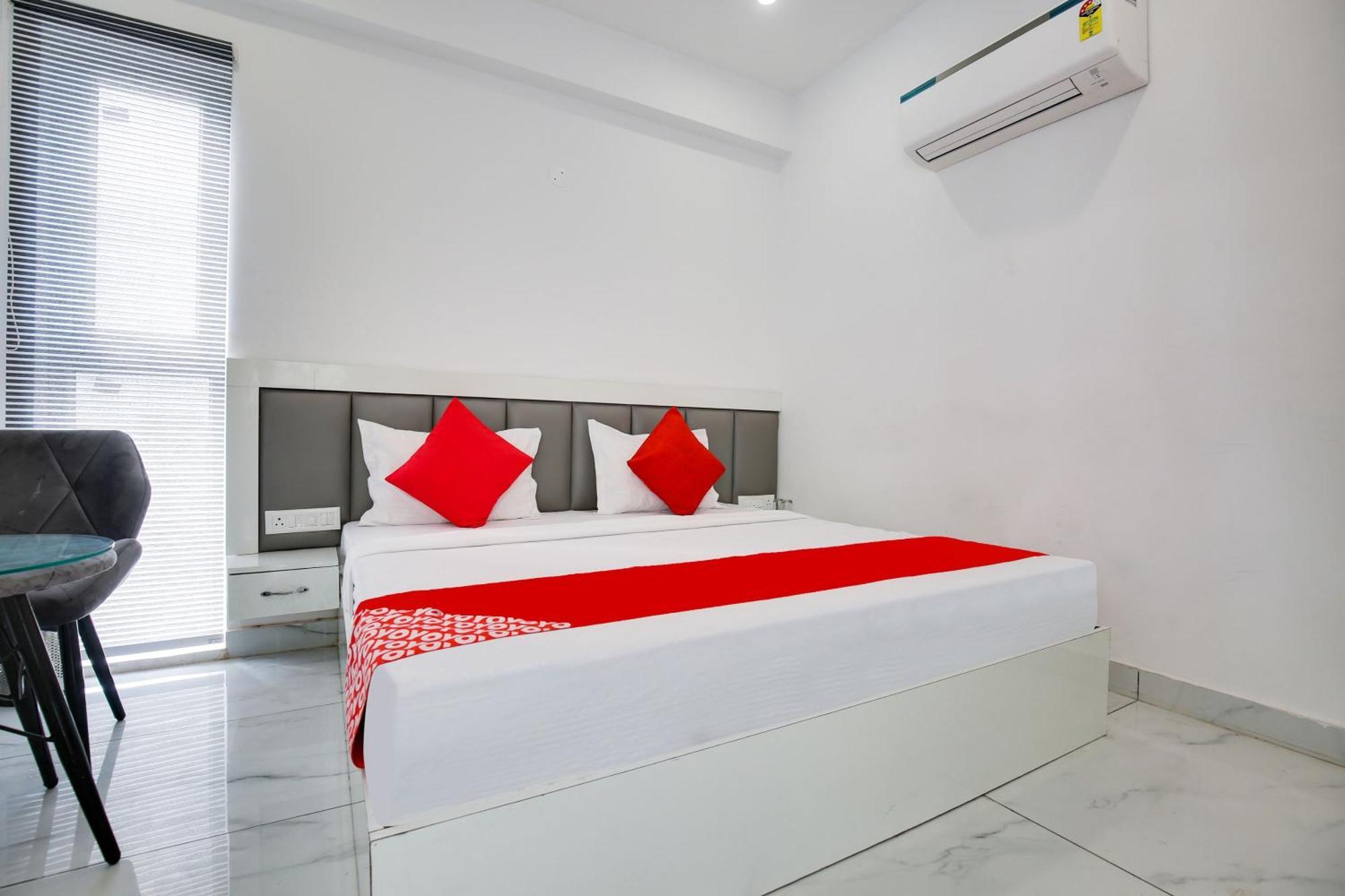Hotel O Sky White House Ludhiana Exterior photo