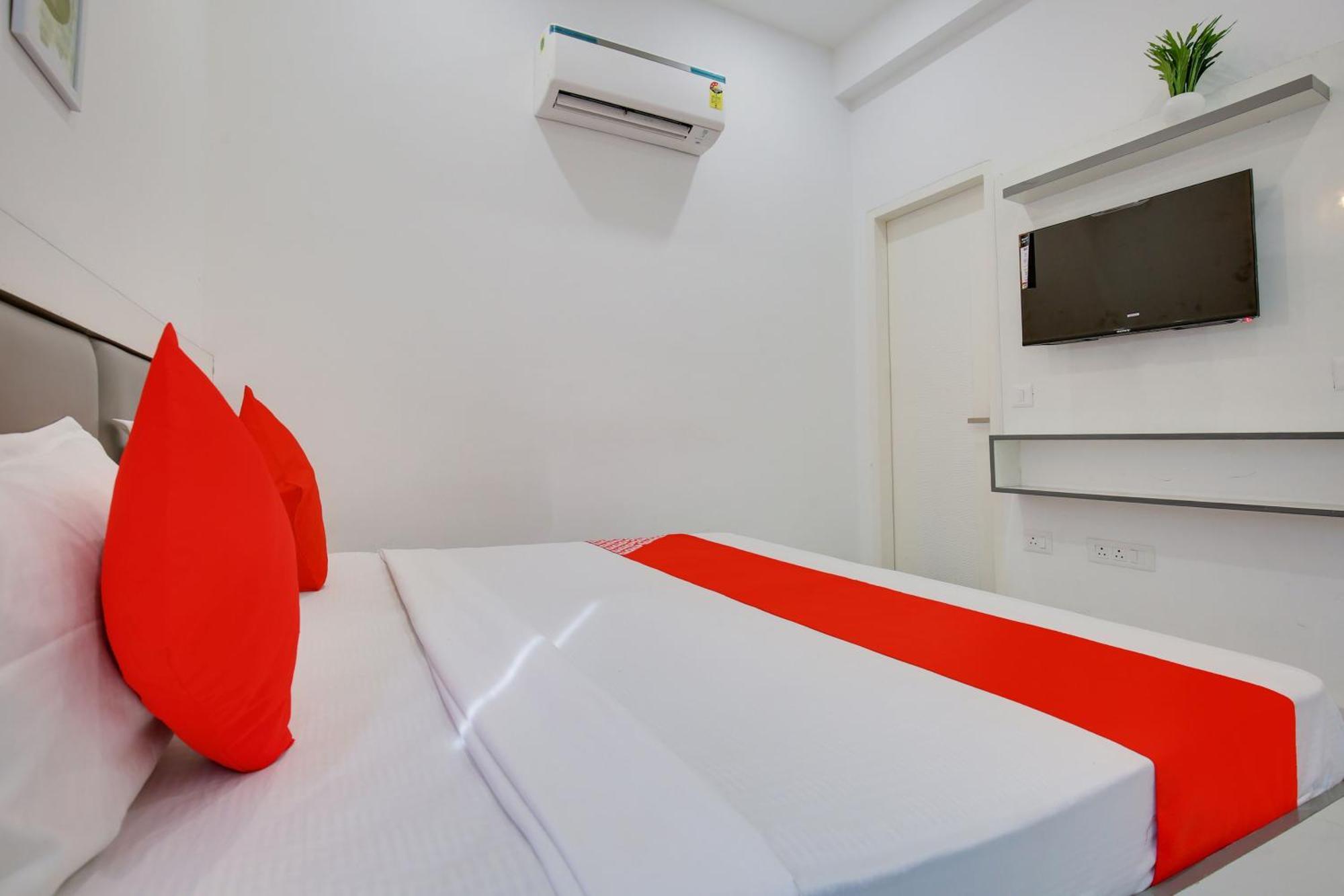 Hotel O Sky White House Ludhiana Exterior photo